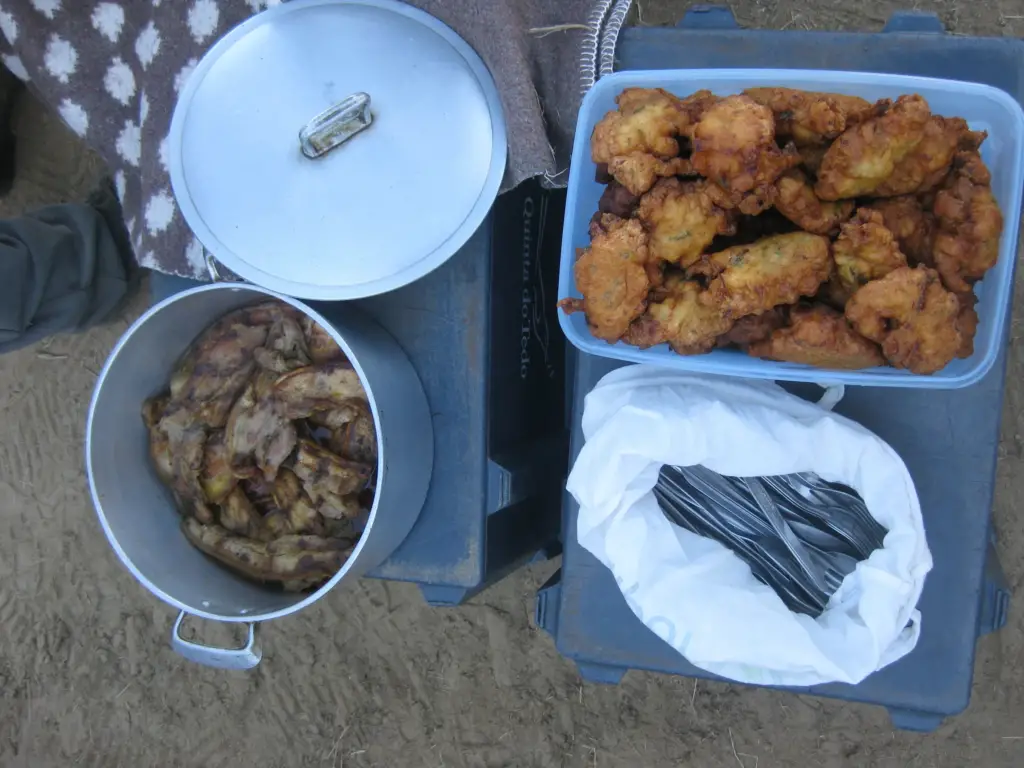 "Bolinhos" de bacalhau, sardines and/or ? at 10 AM