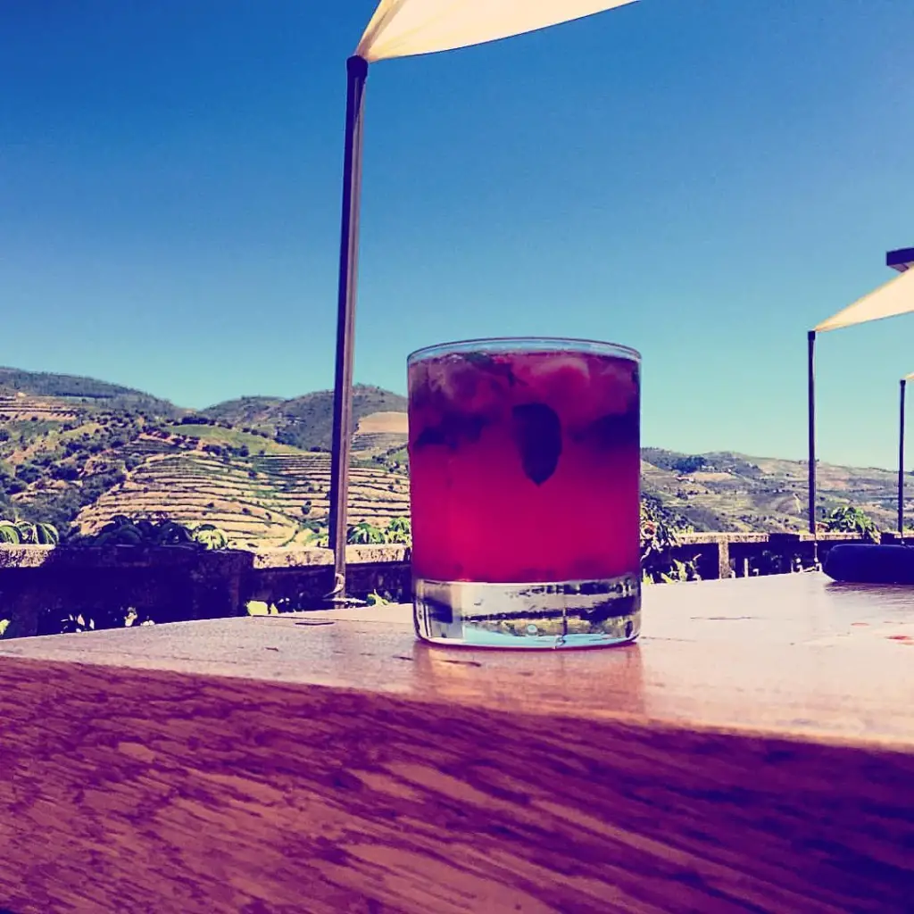 Porto Rose on the Rocks